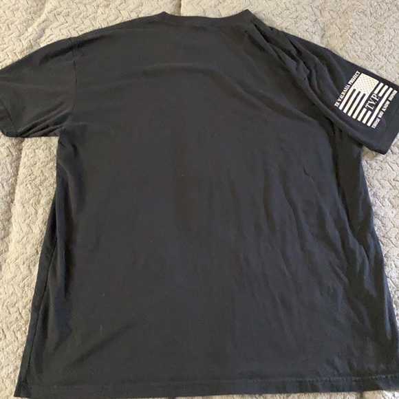 Men’s Black with White Distressed Flag - Picture 5 of 5